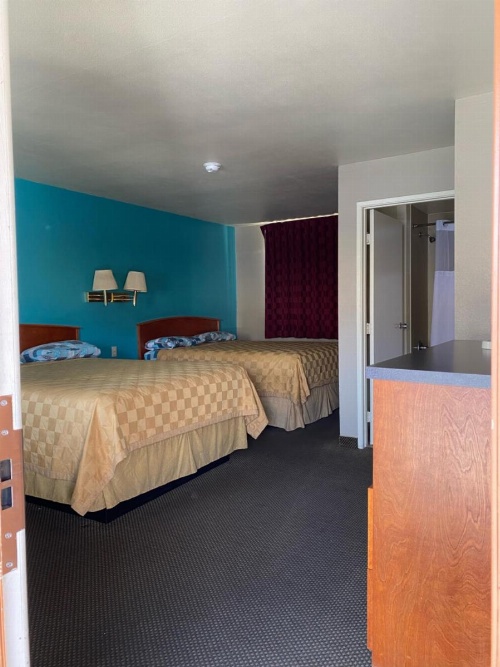 Lone Pine Budget Inn image 17